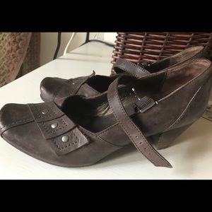 Fidji shoes - like new